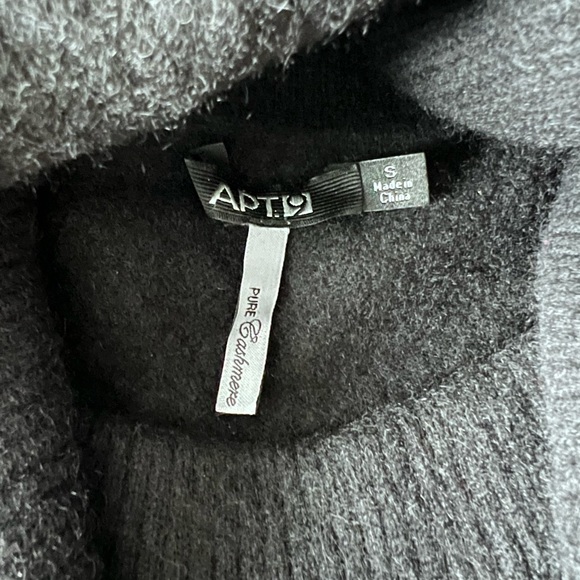 Black Cashmere Cowl Neck sweater - Picture 2 of 2